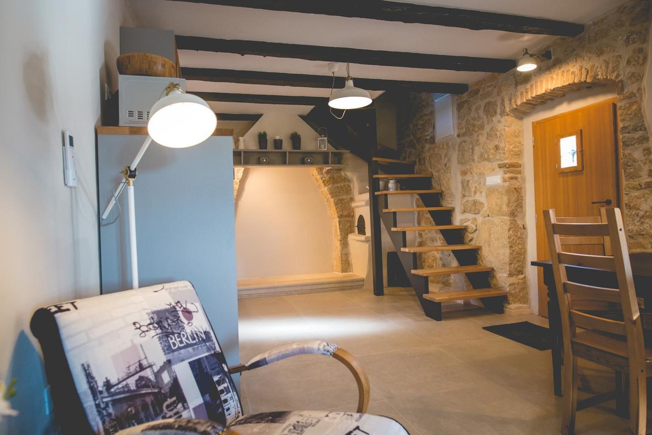 Holiday Home Jela Dobrinj Zewnętrze zdjęcie