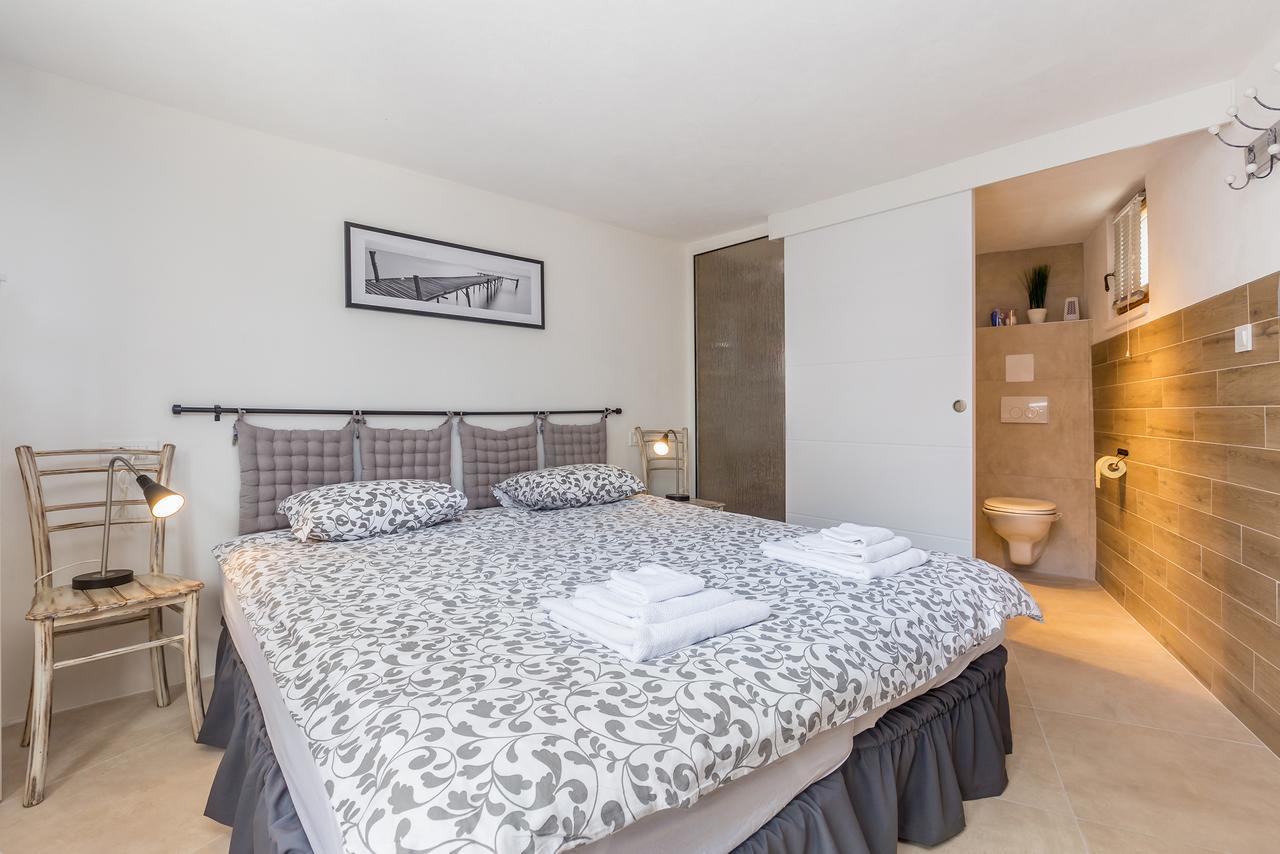 Holiday Home Jela Dobrinj Zewnętrze zdjęcie